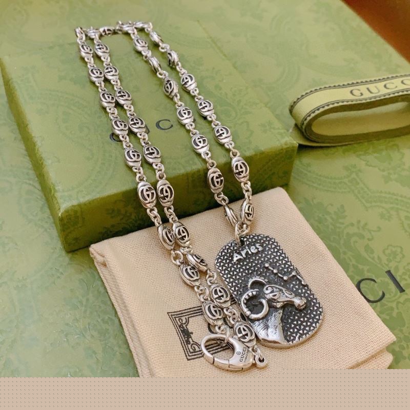 G*u*i necklaces